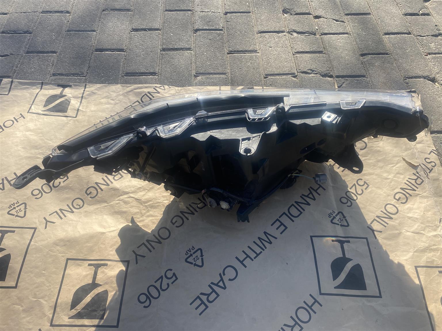 2024 TOYOTA RAV4 FULL LED HEADLIGHT LEFT SIDE FOR SALE. IN EXCELLENT CONDITION - Private Seller 2024 TOYOTA RAV4 FULL LED HEADLIGHT LEFT SIDE FOR SALE. IN EXCELLENT CONDITION - Private Seller