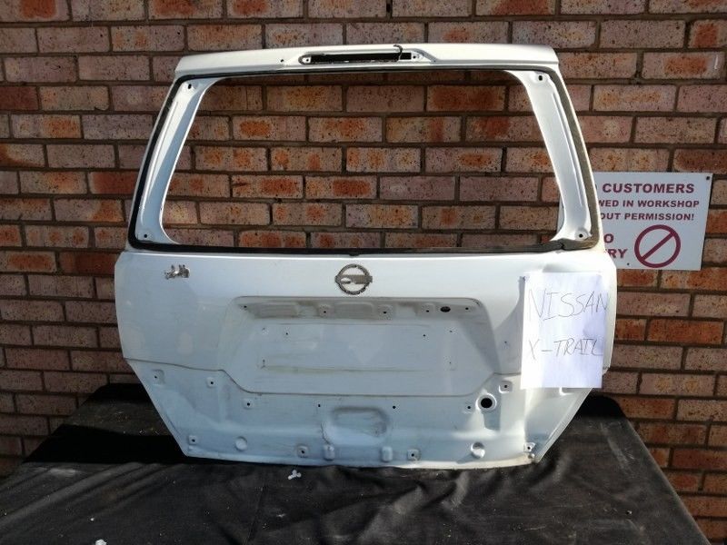 Nissan X-trail Tailgate - Private Seller Nissan X-trail Tailgate - Private Seller