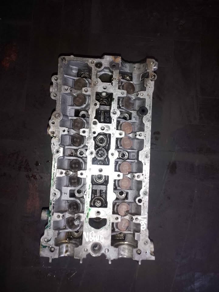 VOLVO V60 2012 CYLINDERHEAD AVAILABLE - Private Seller