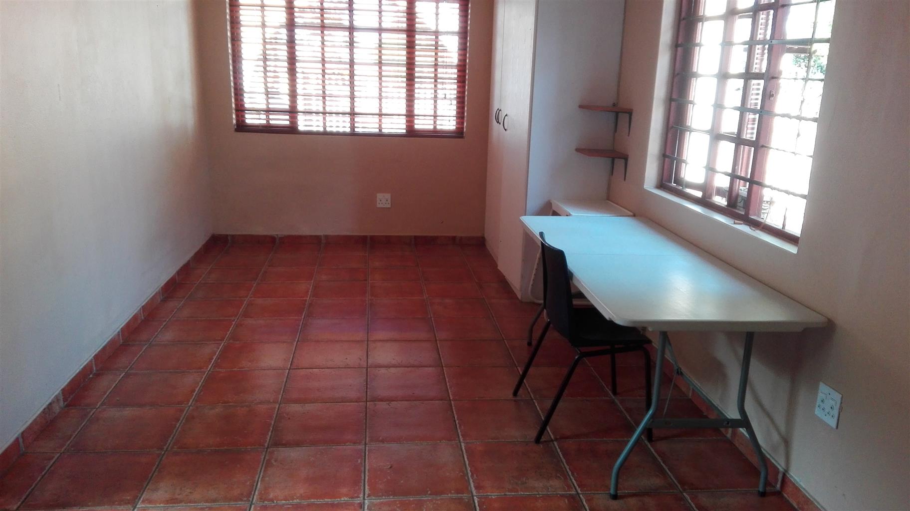 1 Bedroom Flat For Rent Lyttelton Manor Centurion R4200 Pm Junk Mail