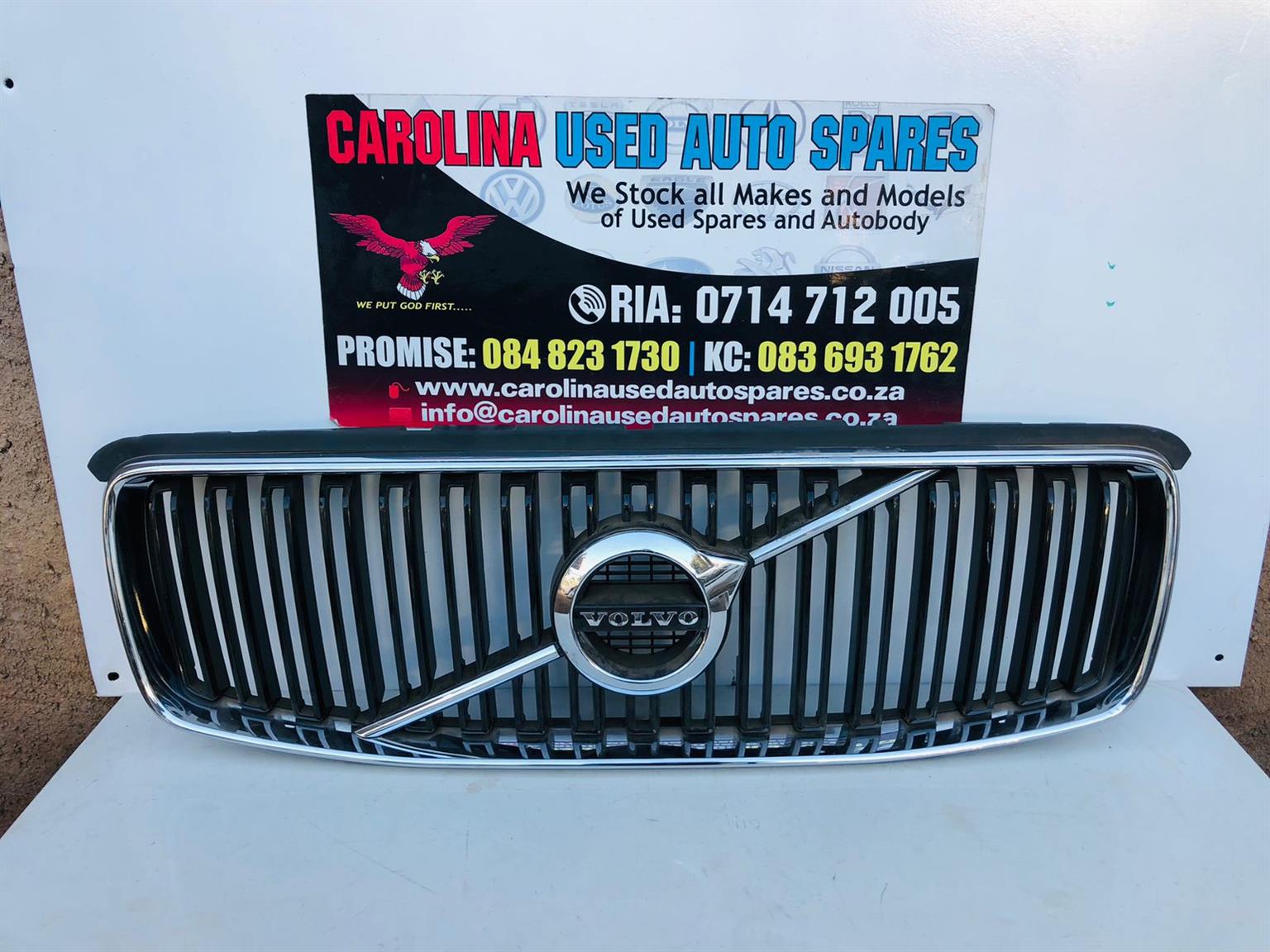 Volvo XC90 radiator grill with chrome trimming - Private Seller Volvo XC90 radiator grill with chrome trimming - Private Seller