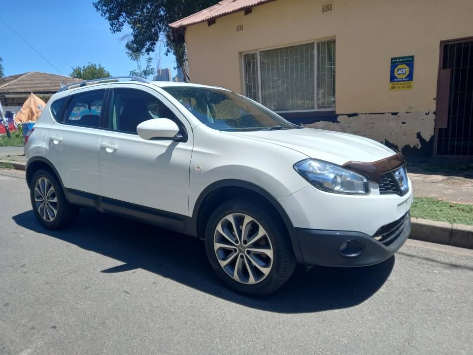 2013 Nissan Qashqai 1.6 Petrol, Manual, White 147000kms Service history. Accident Free