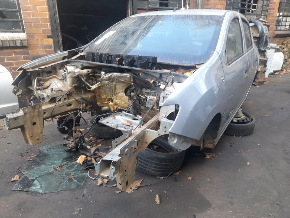 RENAULT SANDERO STRIPPING FOR PARTS - Private Seller RENAULT SANDERO STRIPPING FOR PARTS - Private Seller