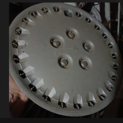 Cressida, wheel cap - Private Seller Cressida, wheel cap - Private Seller