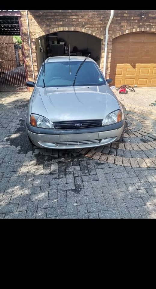 Ford fiesta flair 1.6i