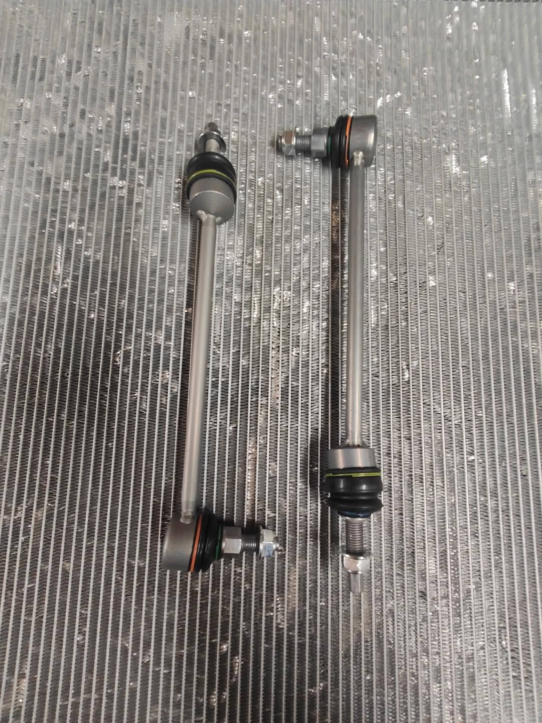 BRAND NEW L&R STABLIZER LINKS/RING RODS FOR MERCEDES BENZ W206 C-CLASS - Private Seller