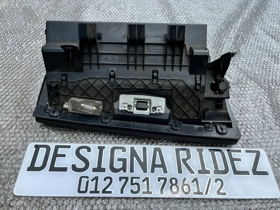 BMW E90 (3-SERIES) GLOVE BOX (CUBBY) AVAILABLE. - Private Seller BMW E90 (3-SERIES) GLOVE BOX (CUBBY) AVAILABLE. - Private Seller