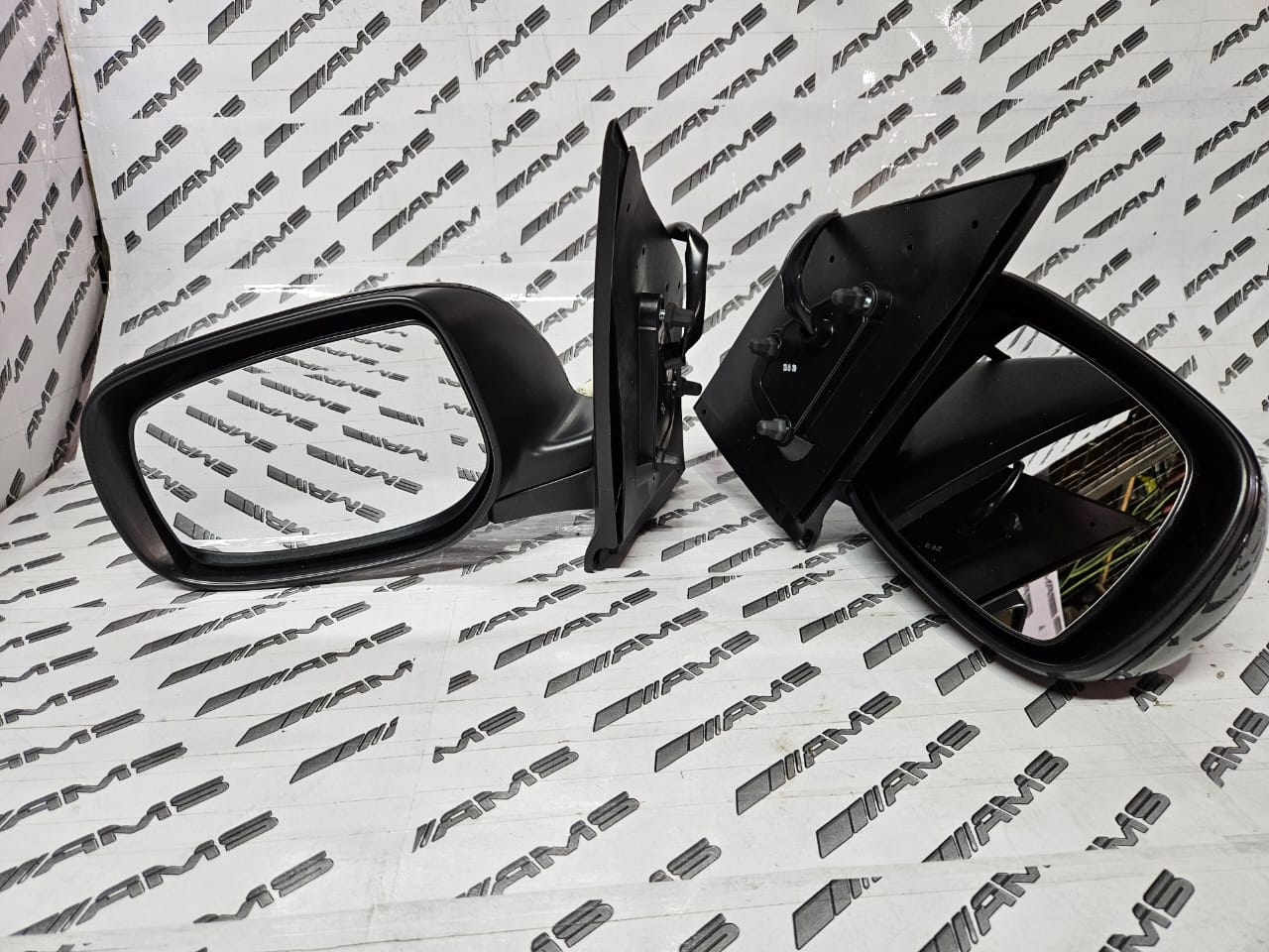 NewToyota Yaris Sedan Electric Door Mirrors - Private Seller NewToyota Yaris Sedan Electric Door Mirrors - Private Seller