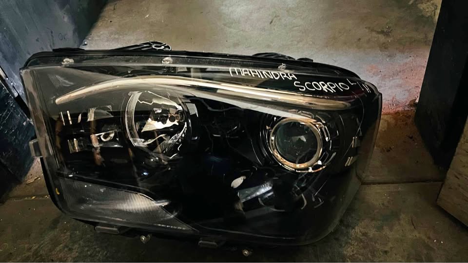 Mahindra Scorpio headlight - Private Seller Mahindra Scorpio headlight - Private Seller