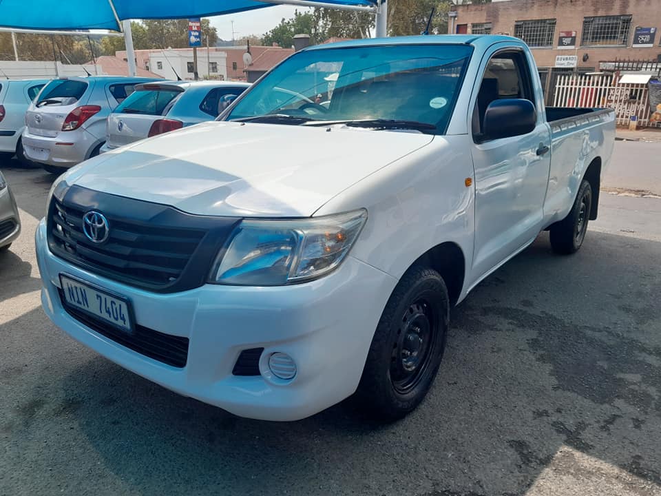 2013 TOYOTA HILUX 2.5 D4D MANUAL
