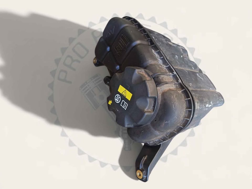 BMW F80, F82, F83, F87 M2 M3 M4 WATER BOTTLE/EXPANSION TANK RESERVOIR AVAILABLE FOR SALE - Private Seller