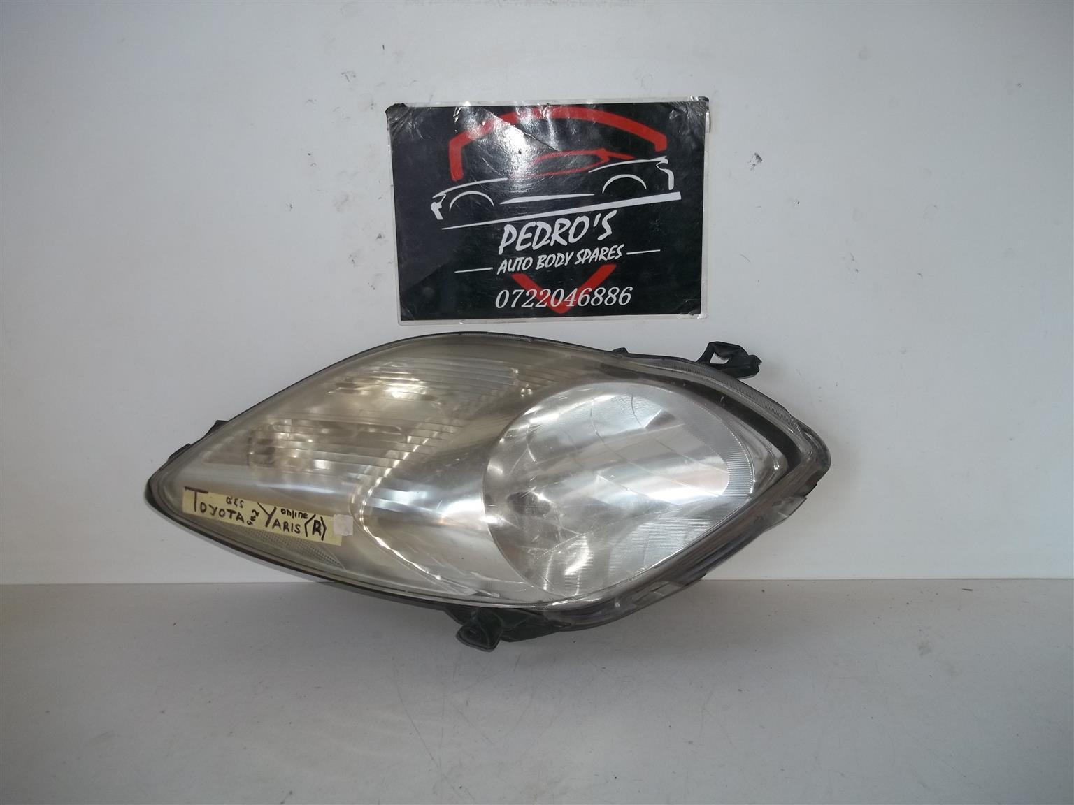 Toyota Yaris '05-'09 right headlight - Private Seller Toyota Yaris '05-'09 right headlight - Private Seller