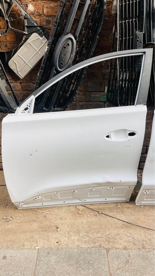 Chery Tiggo 7 pro left doors - Private Seller Chery Tiggo 7 pro left doors - Private Seller