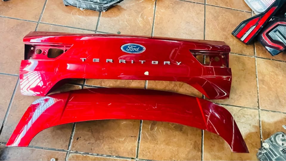 Ford Territory tailgate and Spoiler - Private Seller Ford Territory tailgate and Spoiler - Private Seller