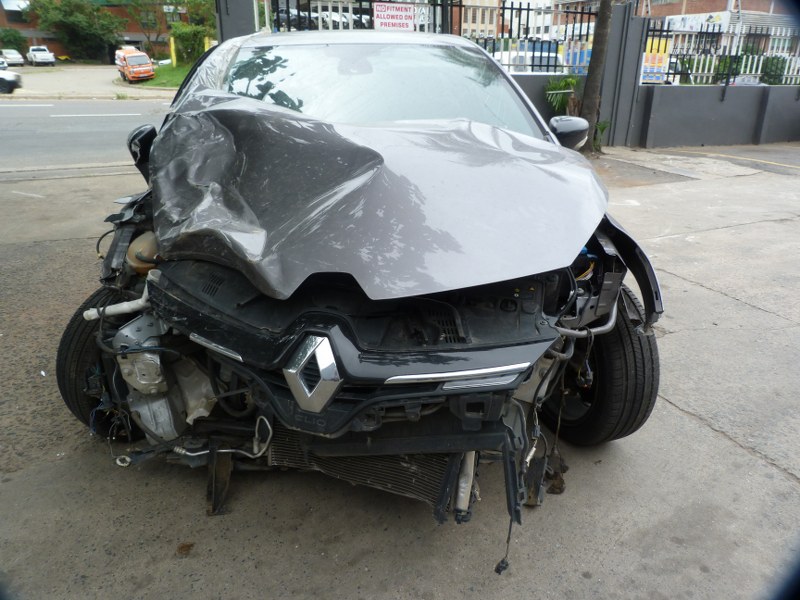 Renault Clio IV 1.2T Expression EDC Manual Grey - 2016 STRIPPING FOR SPARES - Private Seller Renault Clio IV 1.2T Expression EDC Manual Grey - 2016 STRIPPING FOR SPARES - Private Seller