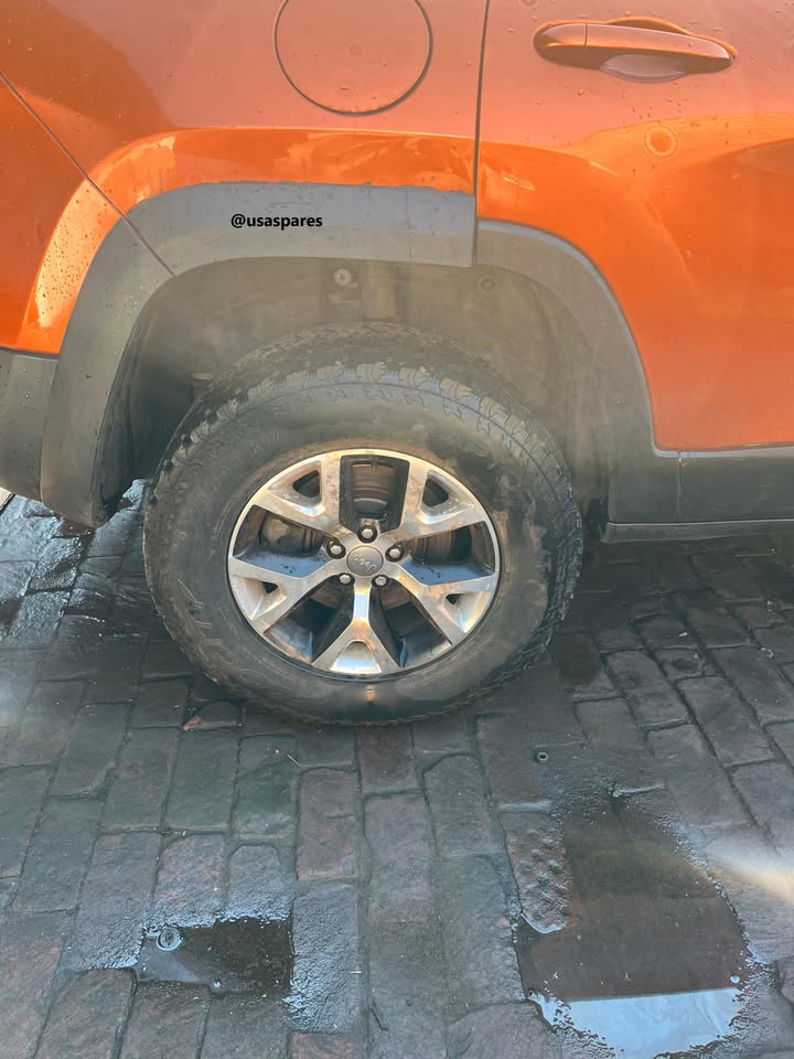 2014 Jeep Cherokee KL 3.2 – Spare Parts Available - Private Seller 2014 Jeep Cherokee KL 3.2 – Spare Parts Available - Private Seller