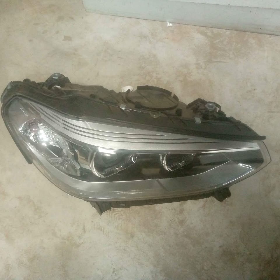 BMW X3 GO3 LEFT SIDE HEADLIGHT - Private Seller BMW X3 GO3 LEFT SIDE HEADLIGHT - Private Seller