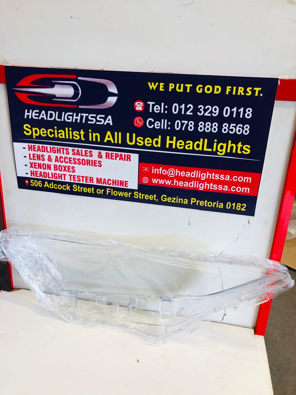 Toyota Rav4 right side headlight replacement lens (2019) - Private Seller Toyota Rav4 right side headlight replacement lens (2019) - Private Seller