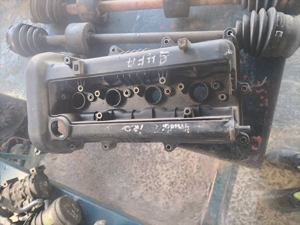 Hyundai I20 G4FA tappet cover - Private Seller