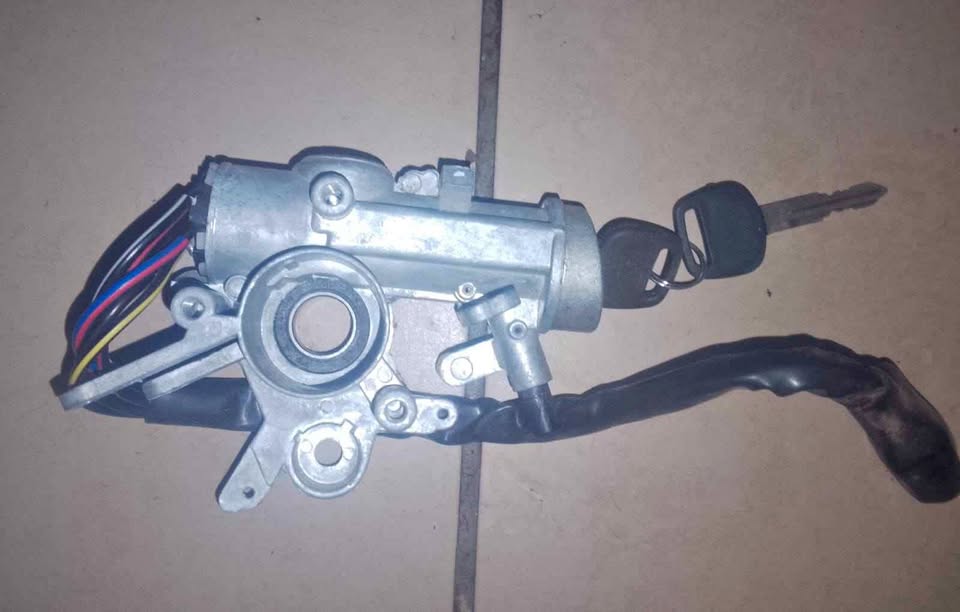 Toyota Hiace ignition and key 85- complete selling - Private Seller Toyota Hiace ignition and key 85- complete selling - Private Seller