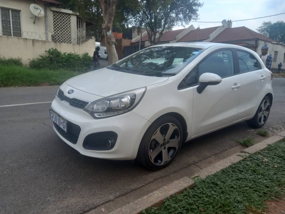 2014 Kia Rio 1.4 Tec Petrol, Manual, White Color, . Sunroof, Spare key