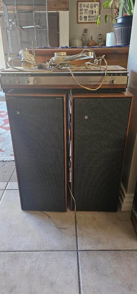 Vintage B&O Beomaster 1000 speakers, tuner/amplifier Vintage B&O Beomaster 1000 speakers, tuner/amplifier