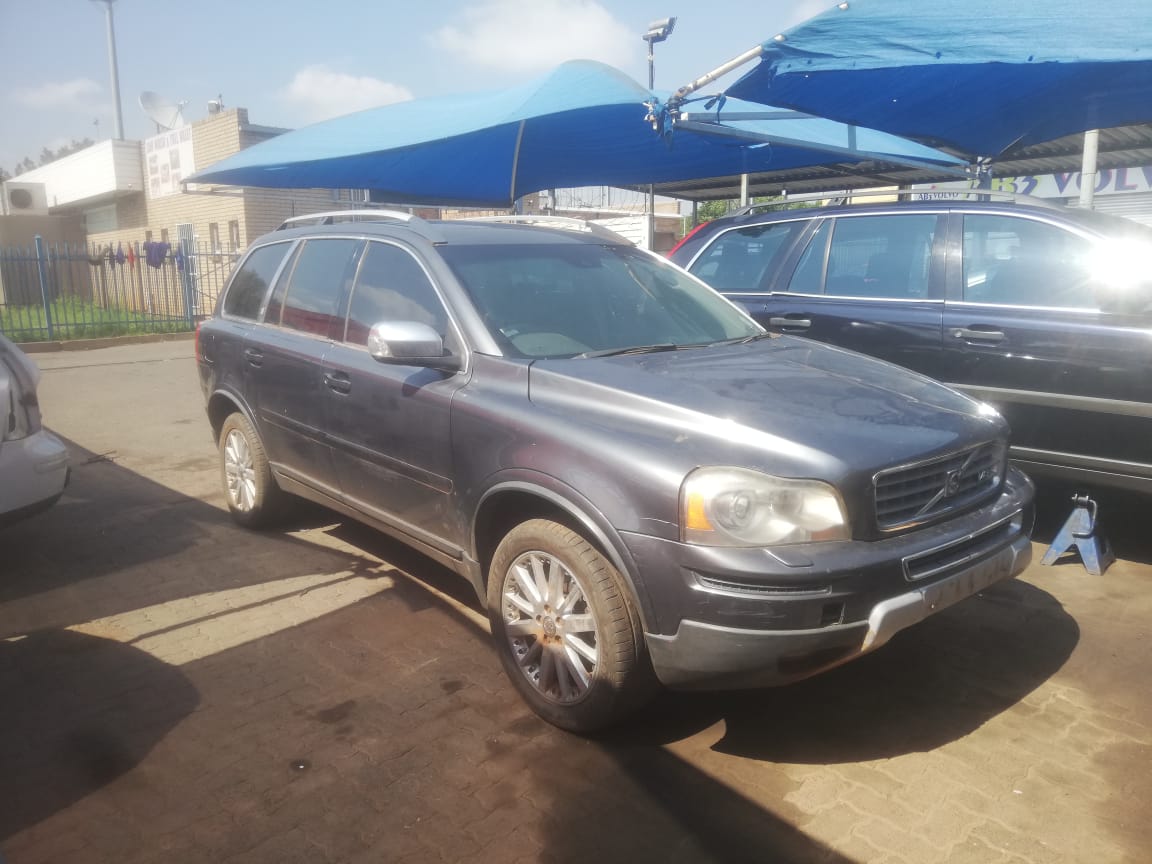 VOLVO XC90 V8 2008 STRIPPING FOR SPARES (DELIVERY AVAILABLE COUNTRY WIDE) - Private Seller