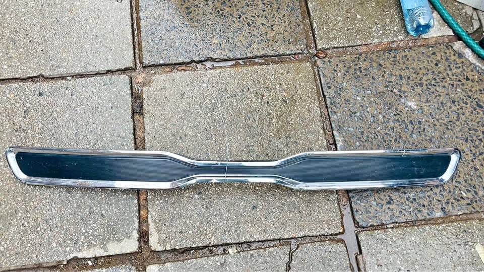 KIA K2700 grill - Private Seller