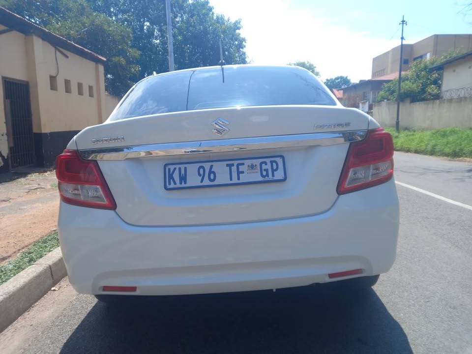2022 Sezuki Dzire 1.2 Petrol, Manual, White Color, Mileage