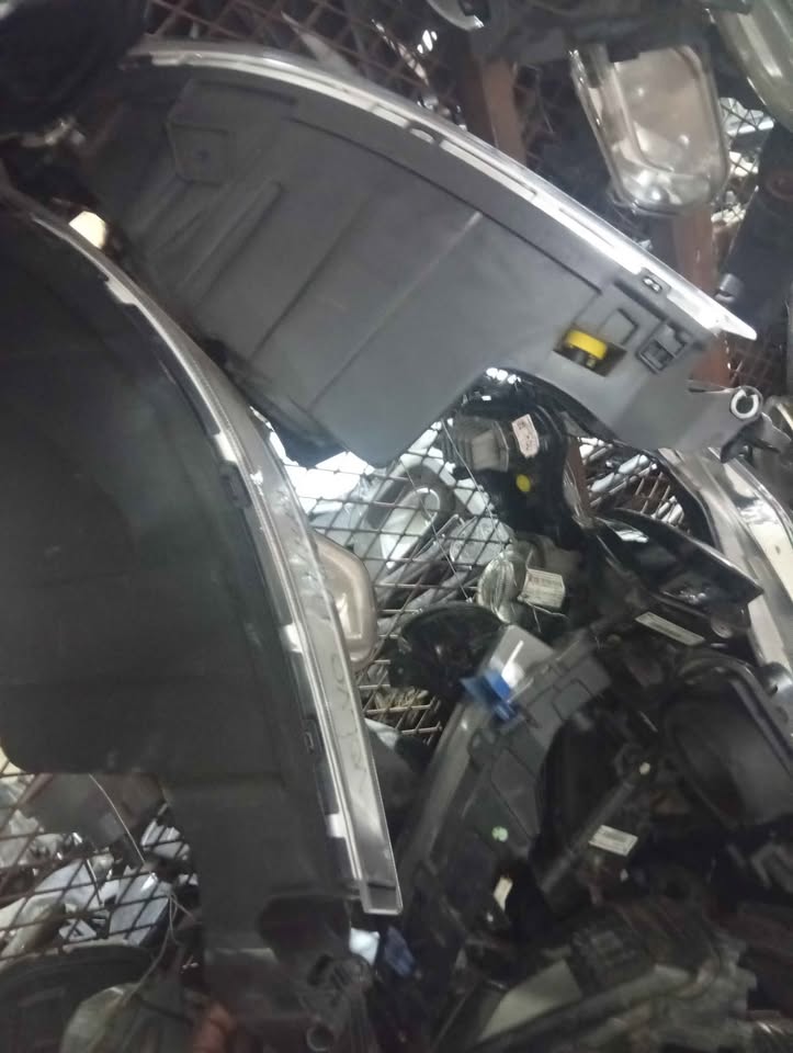 VOLVO FH 440 HEADLIGHT - Private Seller