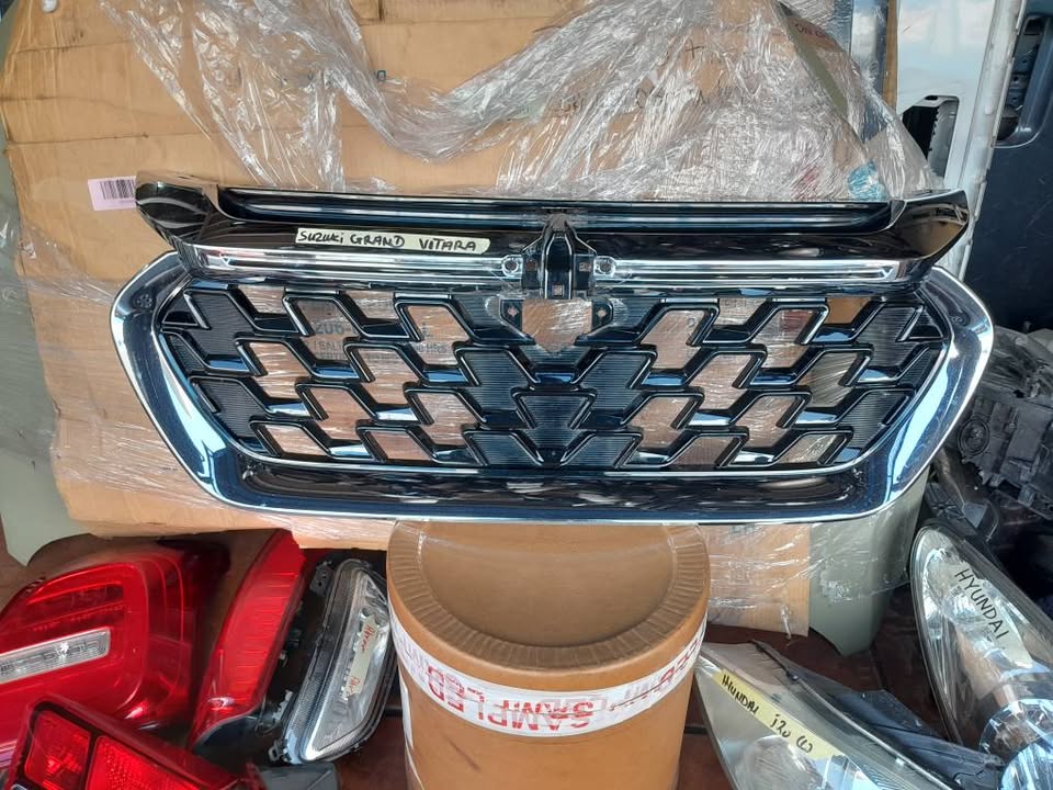 Suzuki Grand Vitara grill - Private Seller Suzuki Grand Vitara grill - Private Seller