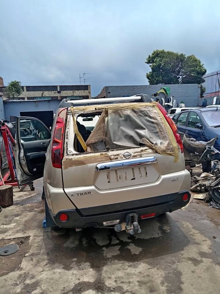 Nissan XTrail T31 M9R Engine Stripping For Spares Call or WhatsApp - Private Seller Nissan XTrail T31 M9R Engine Stripping For Spares Call or WhatsApp - Private Seller