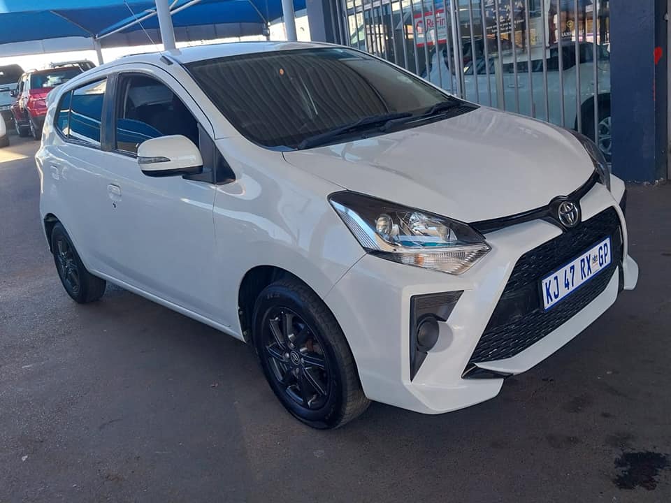 2022 TOYOTA AGYA 1.0 83 000KM WHITE COLOR MANUEL PETROL