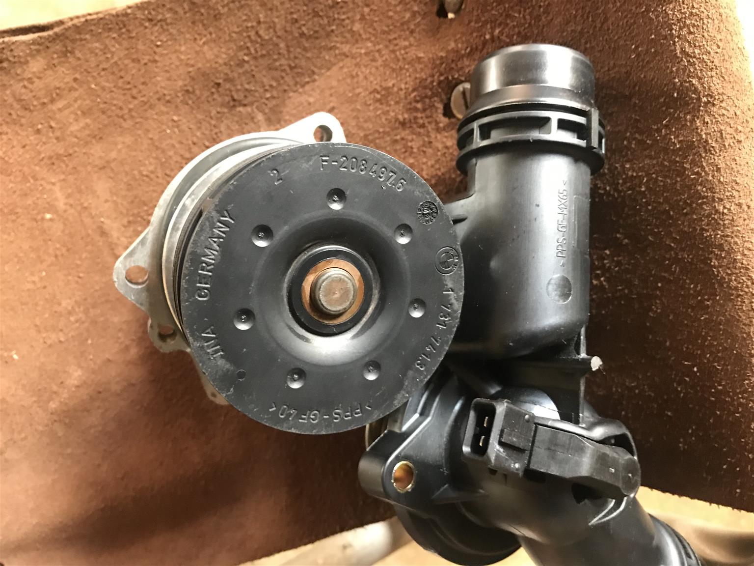 BMW E 46 330 CI COOLANT SYSTEM NEW PARTS FOR SALE.These are genuine BMW parts - Private Seller BMW E 46 330 CI COOLANT SYSTEM NEW PARTS FOR SALE.These are genuine BMW parts - Private Seller