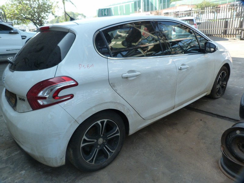 Peugeot 208 1.6 VTi Allure Petrol Manual 10FH White - 2013 SPARESBOYZ STRIPPING - Private Seller Peugeot 208 1.6 VTi Allure Petrol Manual 10FH White - 2013 SPARESBOYZ STRIPPING - Private Seller