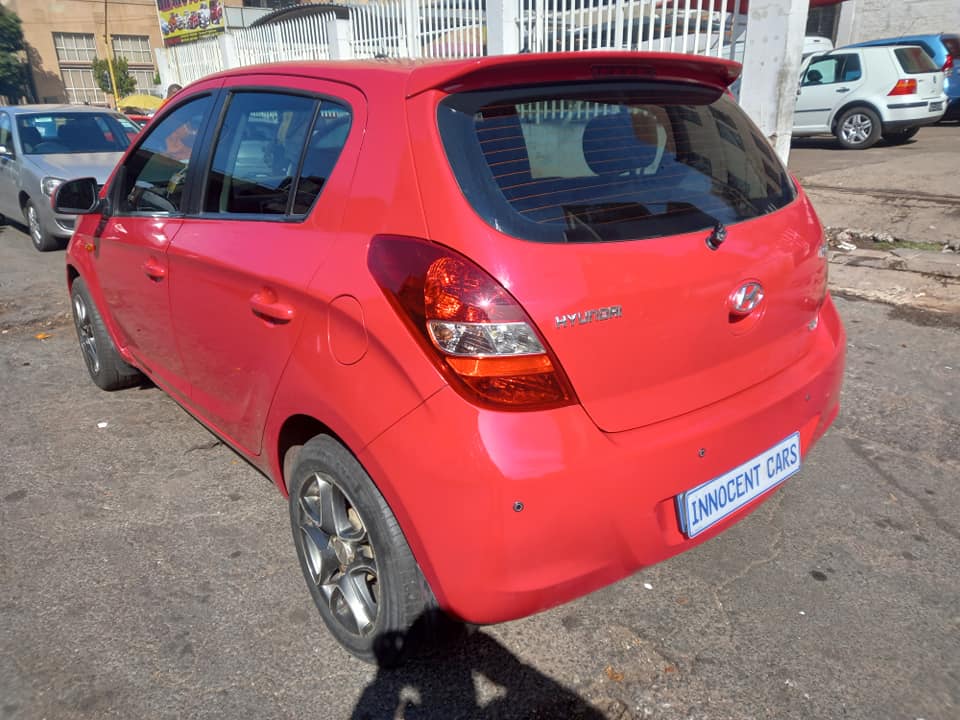 2012 HYUNDAI i20 1.6 PETROL, MANUAL, RED COLOR