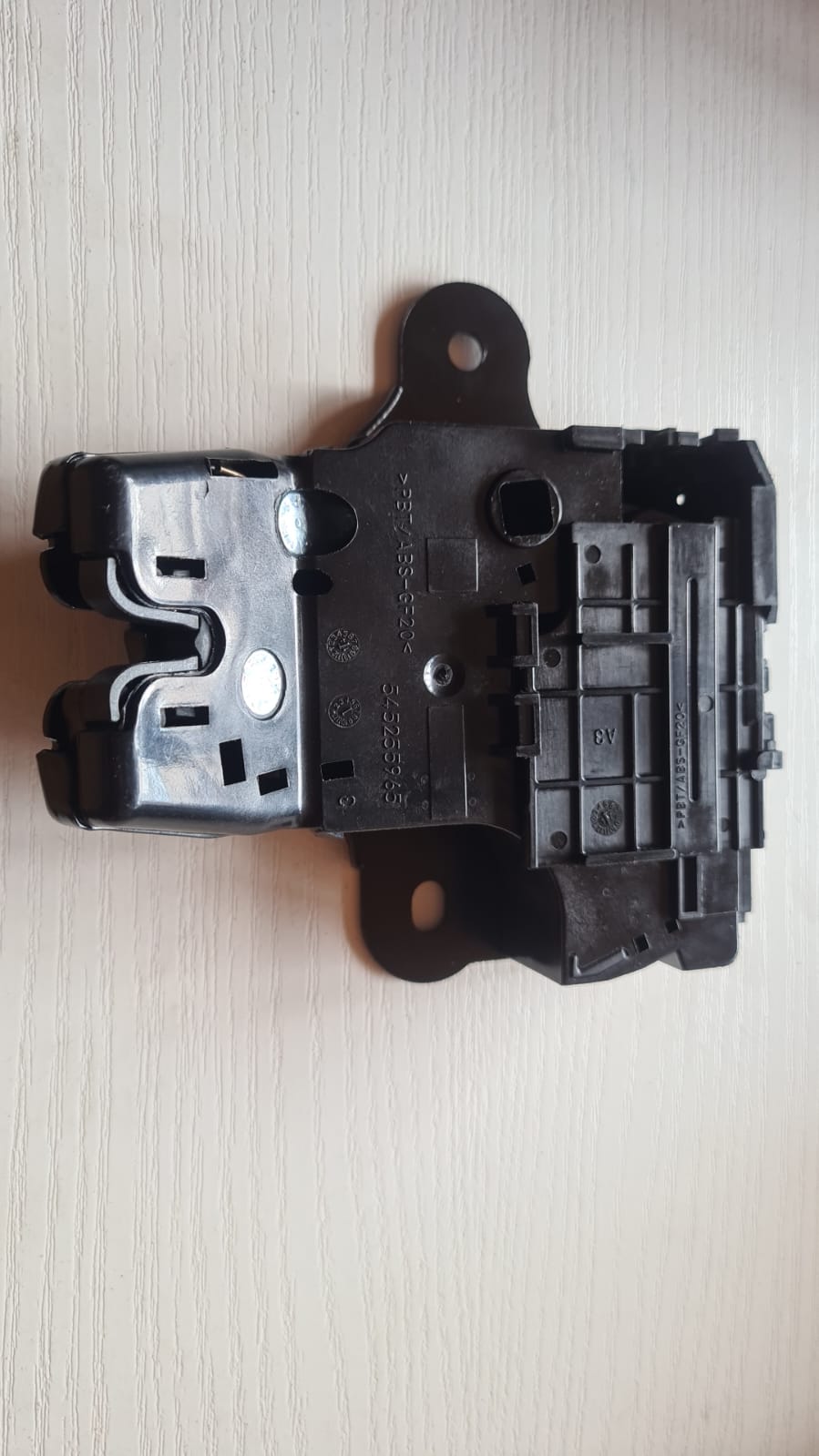 New Chev Cruze Boot Lock - Private Seller