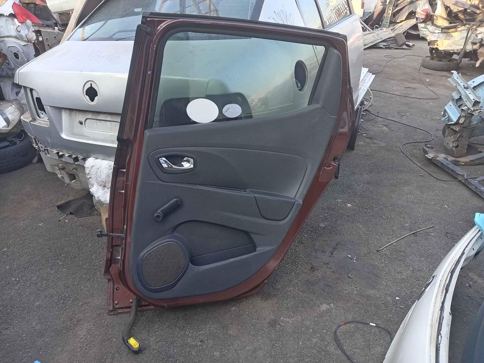 Renault Clio 4 - 2018 Model Right hand (RH) rear/back door for sale - Private Seller Renault Clio 4 - 2018 Model Right hand (RH) rear/back door for sale - Private Seller