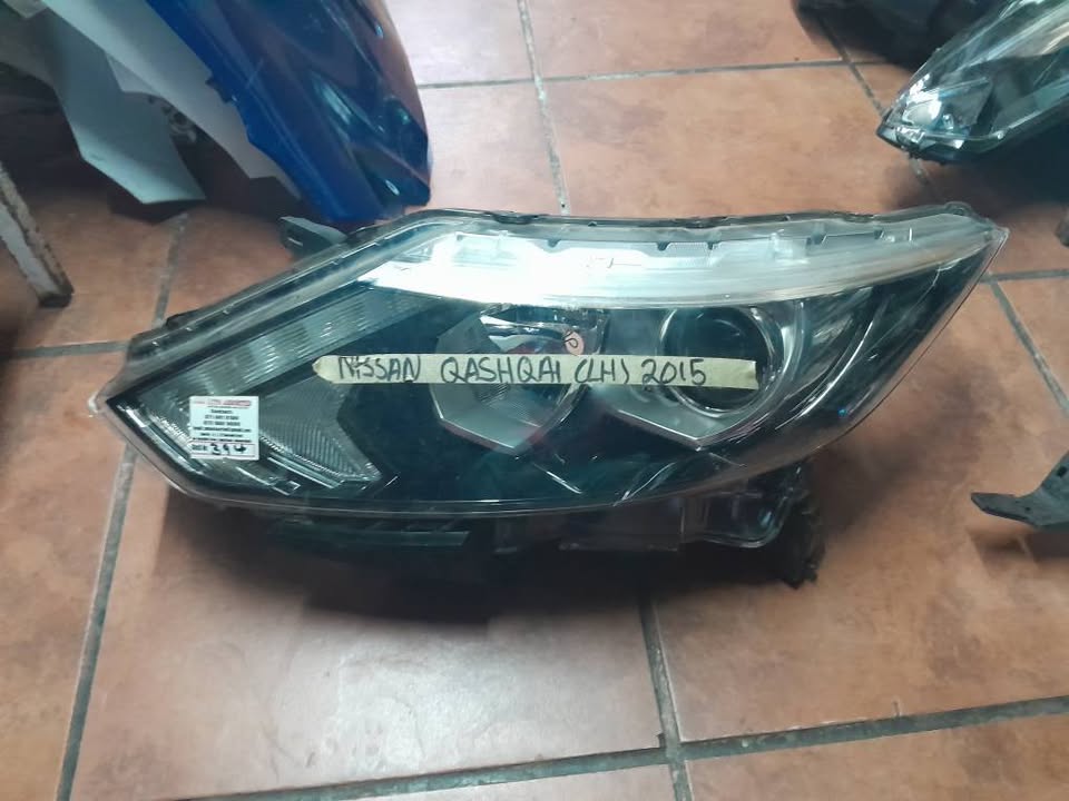 Nissan Qashqai Left Headlight 2015 - Private Seller Nissan Qashqai Left Headlight 2015 - Private Seller