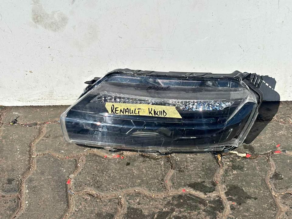 Renault kwid headlight - Private Seller Renault kwid headlight - Private Seller