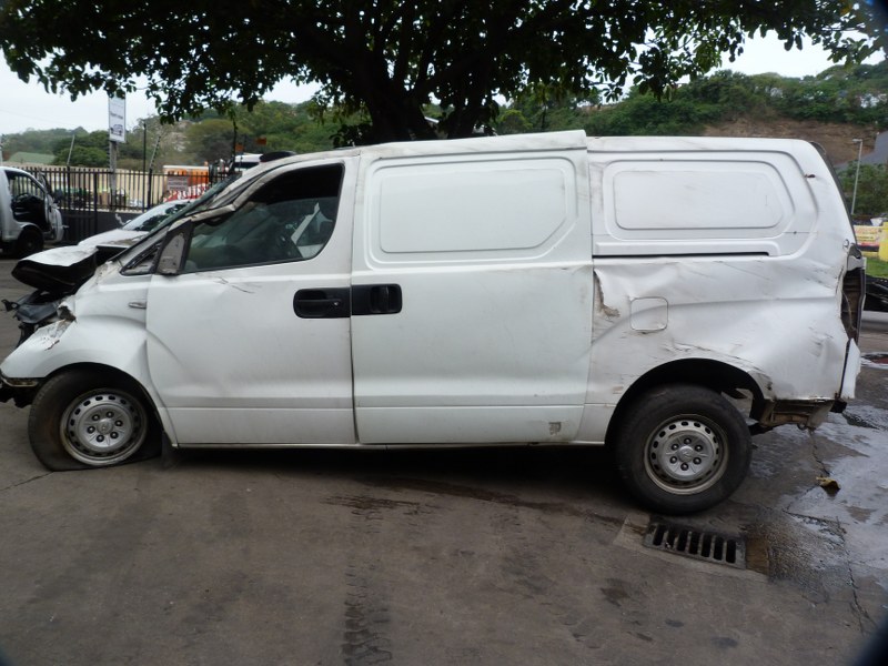Hyundai H1 2.5 CRDi AC FC PV Manual - 2011 STRIPPING FOR SPARES - Private Seller Hyundai H1 2.5 CRDi AC FC PV Manual - 2011 STRIPPING FOR SPARES - Private Seller