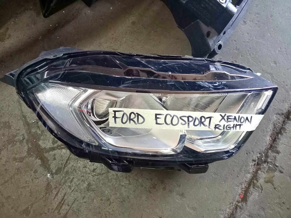 Ford ecosport Xenon right side headlight - Private Seller Ford ecosport Xenon right side headlight - Private Seller