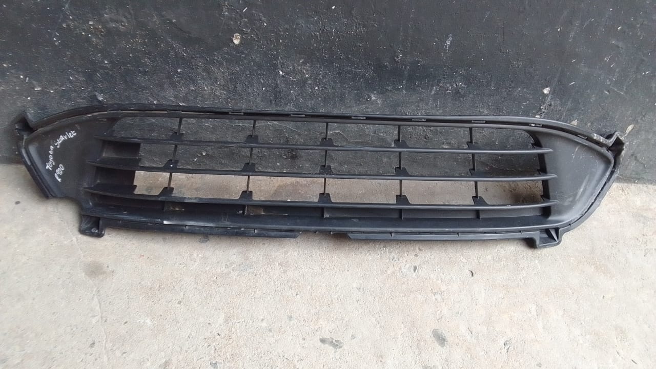 TOYOTA STARLET BOTTOM GRILLE - Private Seller