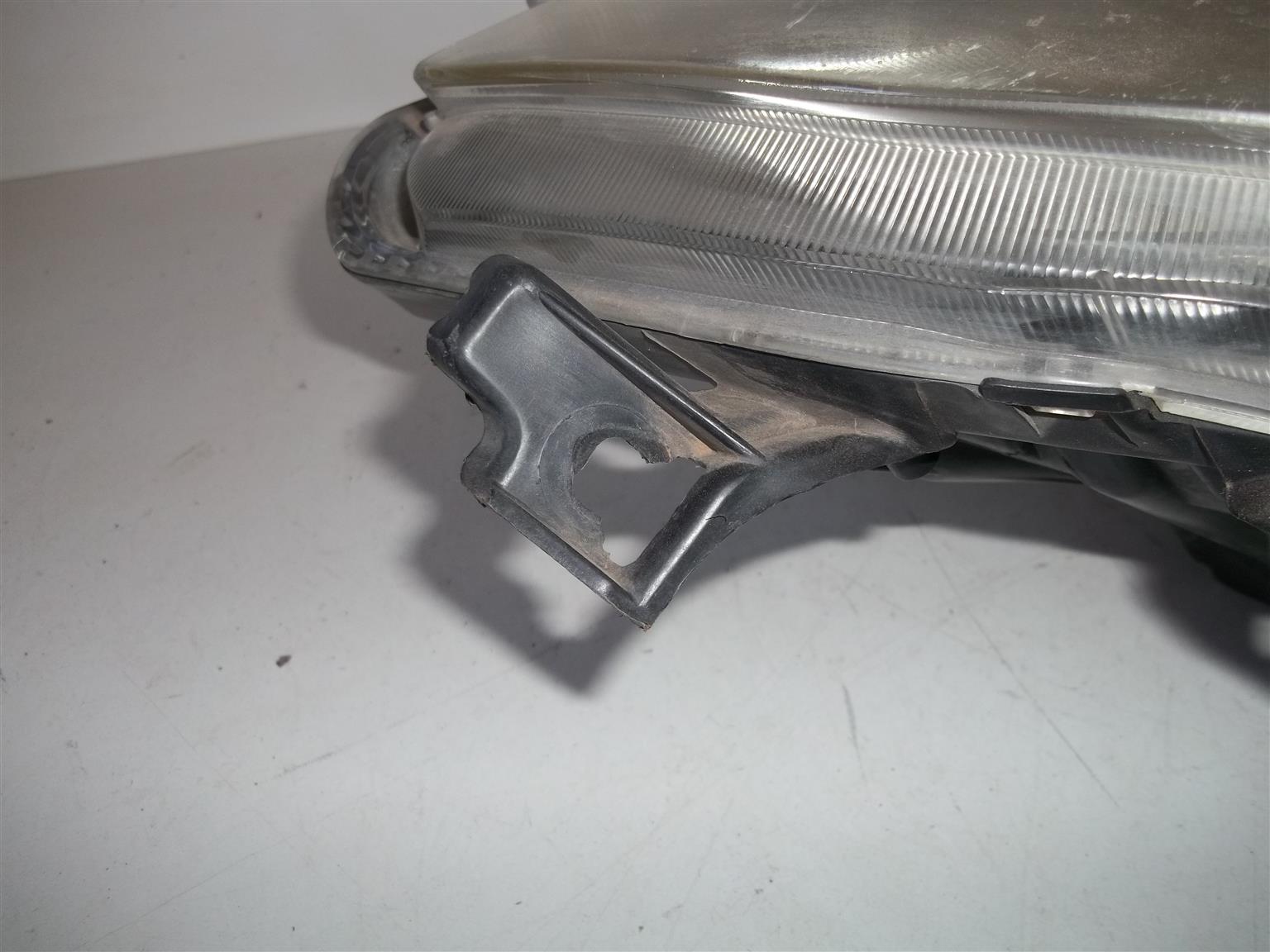 Toyota Yaris '05-'09 right headlight - Private Seller Toyota Yaris '05-'09 right headlight - Private Seller