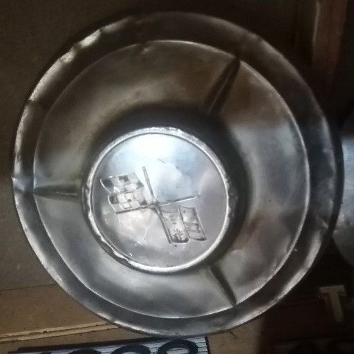 Hub cap, Chev car - Private Seller Hub cap, Chev car - Private Seller