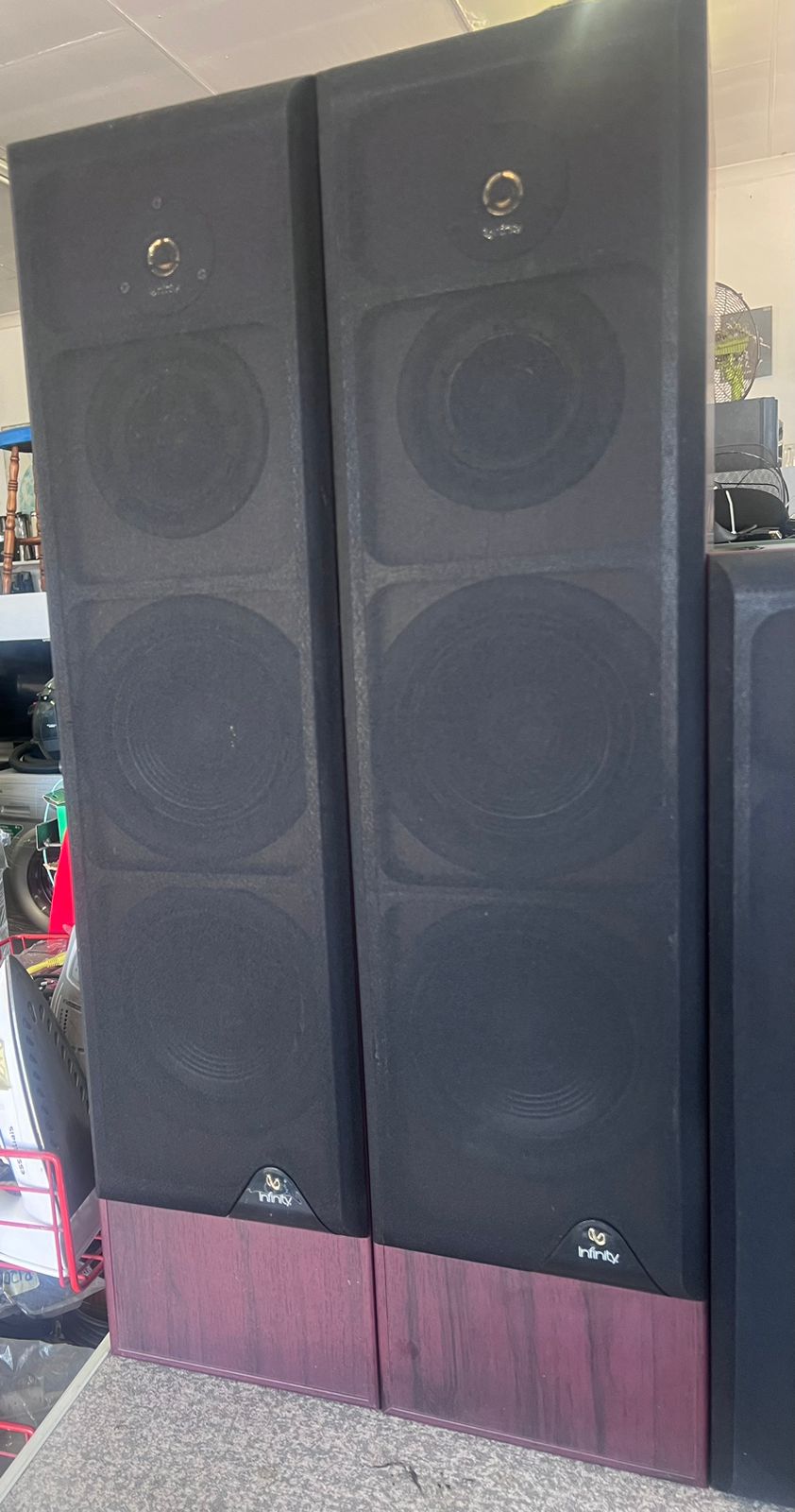 Infinity 2x 81 mk ll and infinity 2x 4i loud Speakers