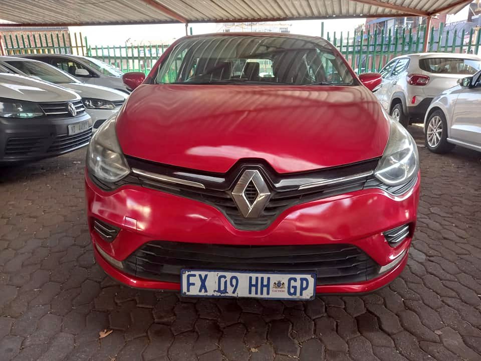 Renault Clio4 1.2 Manual petrol  2017 Maroon Renault Clio4 1.2 Manual petrol  2017 Maroon