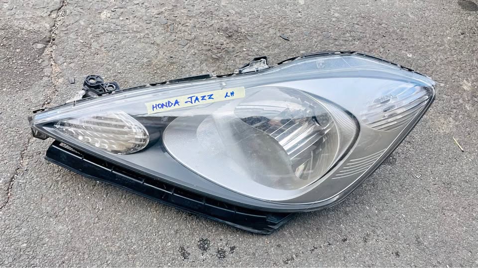 Honda Jazz headlight - Private Seller Honda Jazz headlight - Private Seller