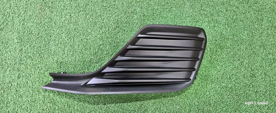SUZUKI SWIFT L/H FOG COVER - Private Seller SUZUKI SWIFT L/H FOG COVER - Private Seller