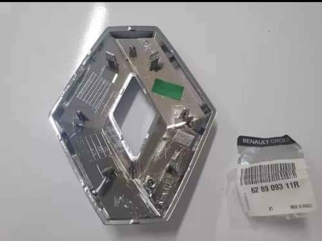Renault Kwid Front emblem - Private Seller Renault Kwid Front emblem - Private Seller